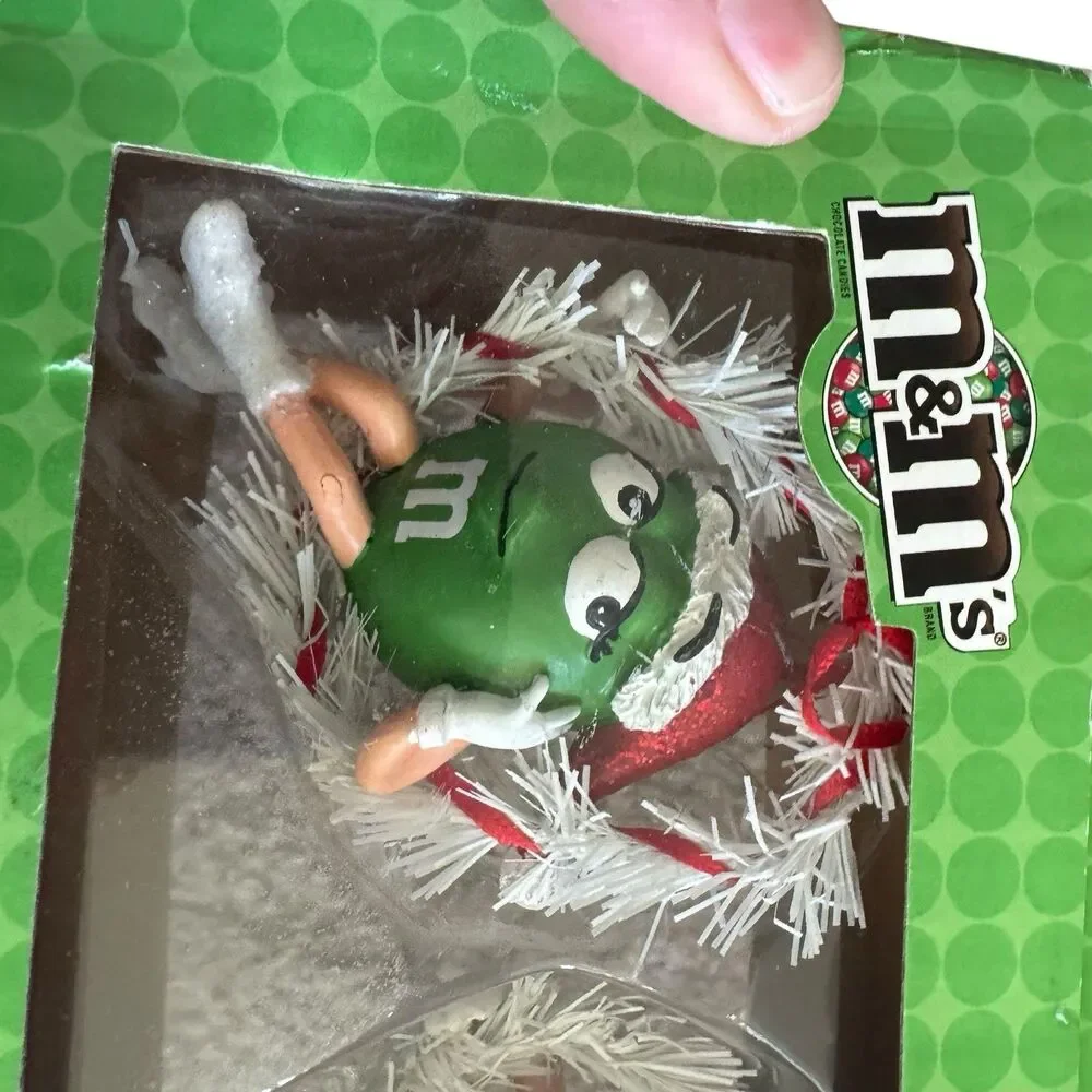2007 M&M's Christmas Wreath Ornament‎ Department 56 - Green and Red